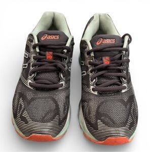 Narrow 7.5 Asics Black and Gray Athletic Shoes